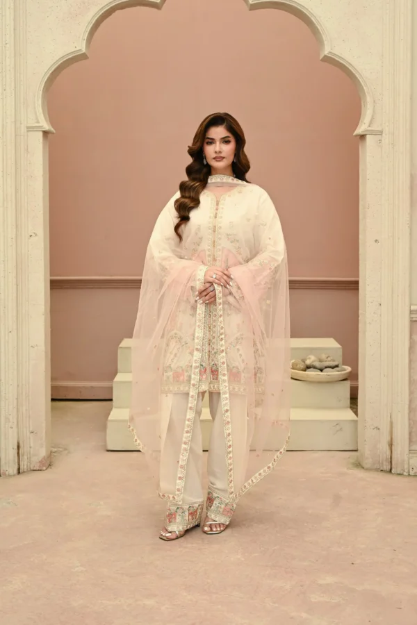 rg17p-1.webp Rosalie Blush Pink Tila Embroidered 3PCS – RG17 P - Party Wear | Rangoli