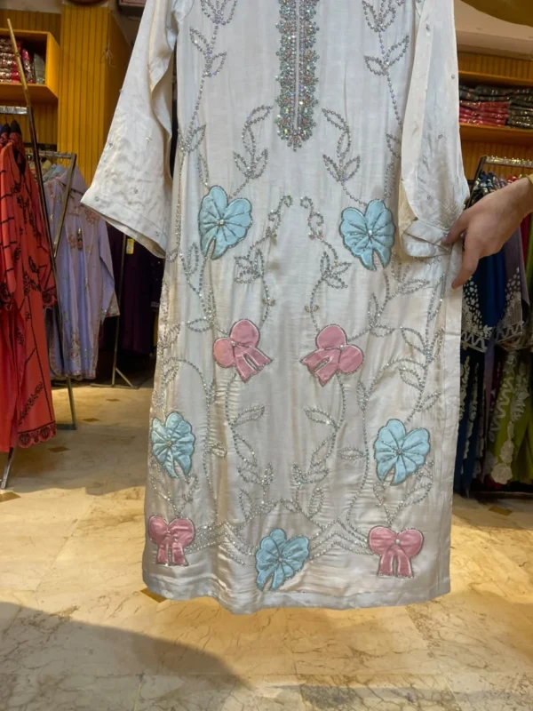 Elara Silk Patchwork & Handmade Embroidered 3PCS – RG34 (Ivory) Elara Silk Patchwork & Handmade Embroidered 3PCS – RG34 (Ivory)