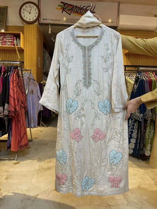 Elara Silk Patchwork & Handmade Embroidered 3PCS – RG34 (Ivory) Elara Silk Patchwork & Handmade Embroidered 3PCS – RG34 (Ivory)
