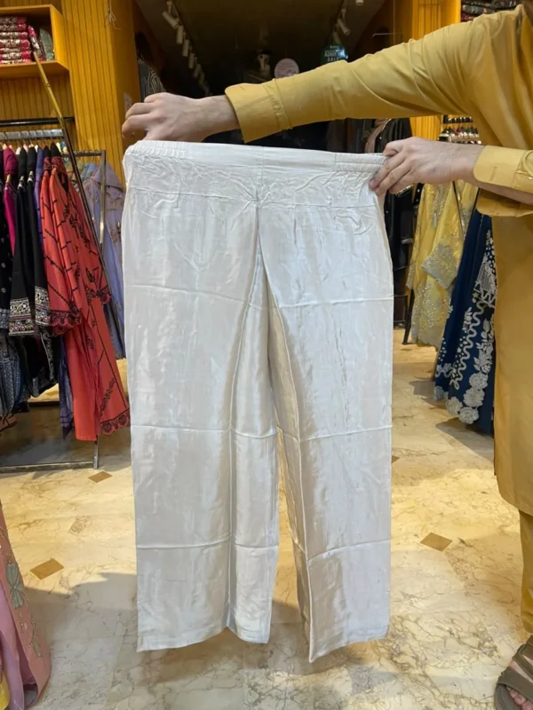 Elara Silk Patchwork & Handmade Embroidered 3PCS – RG34 (Ivory) Elara Silk Patchwork & Handmade Embroidered 3PCS – RG34 (Ivory)